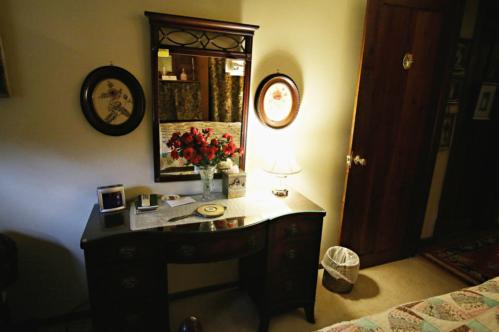 Ebenezer House Bed & Breakfast Burtonsville Ngoại thất bức ảnh