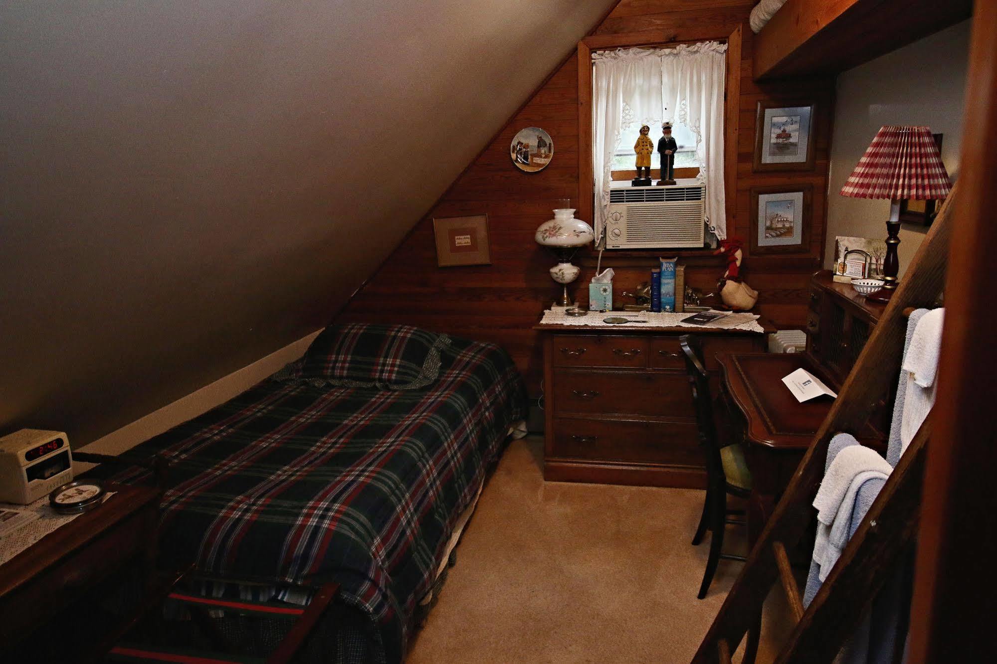 Ebenezer House Bed & Breakfast Burtonsville Ngoại thất bức ảnh